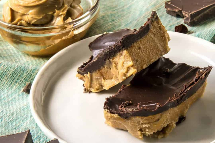 Keto Peanut Butter Chocolate Bars